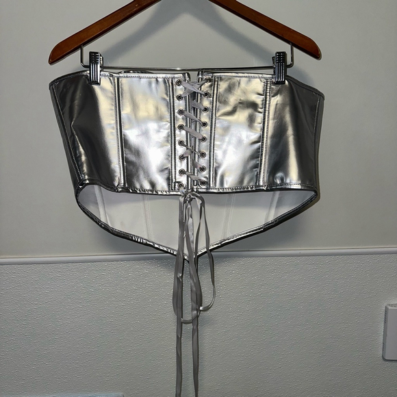 Metallic Silver Women's Unbranded Corset 2XL Plus Size Chrome Bustier - Picture 3 of 8